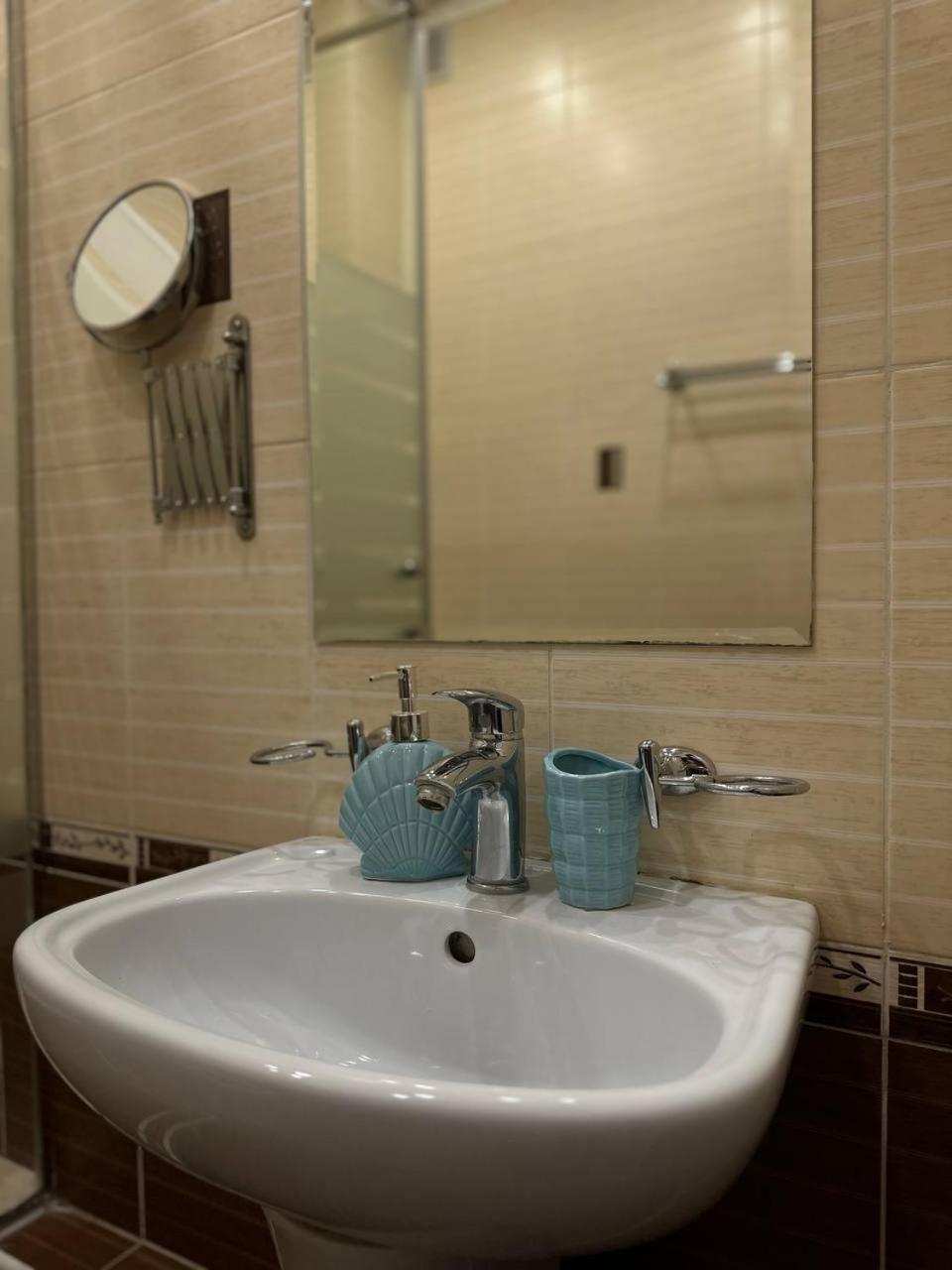 Tanzharyk Hotel アクトベ エクステリア 写真