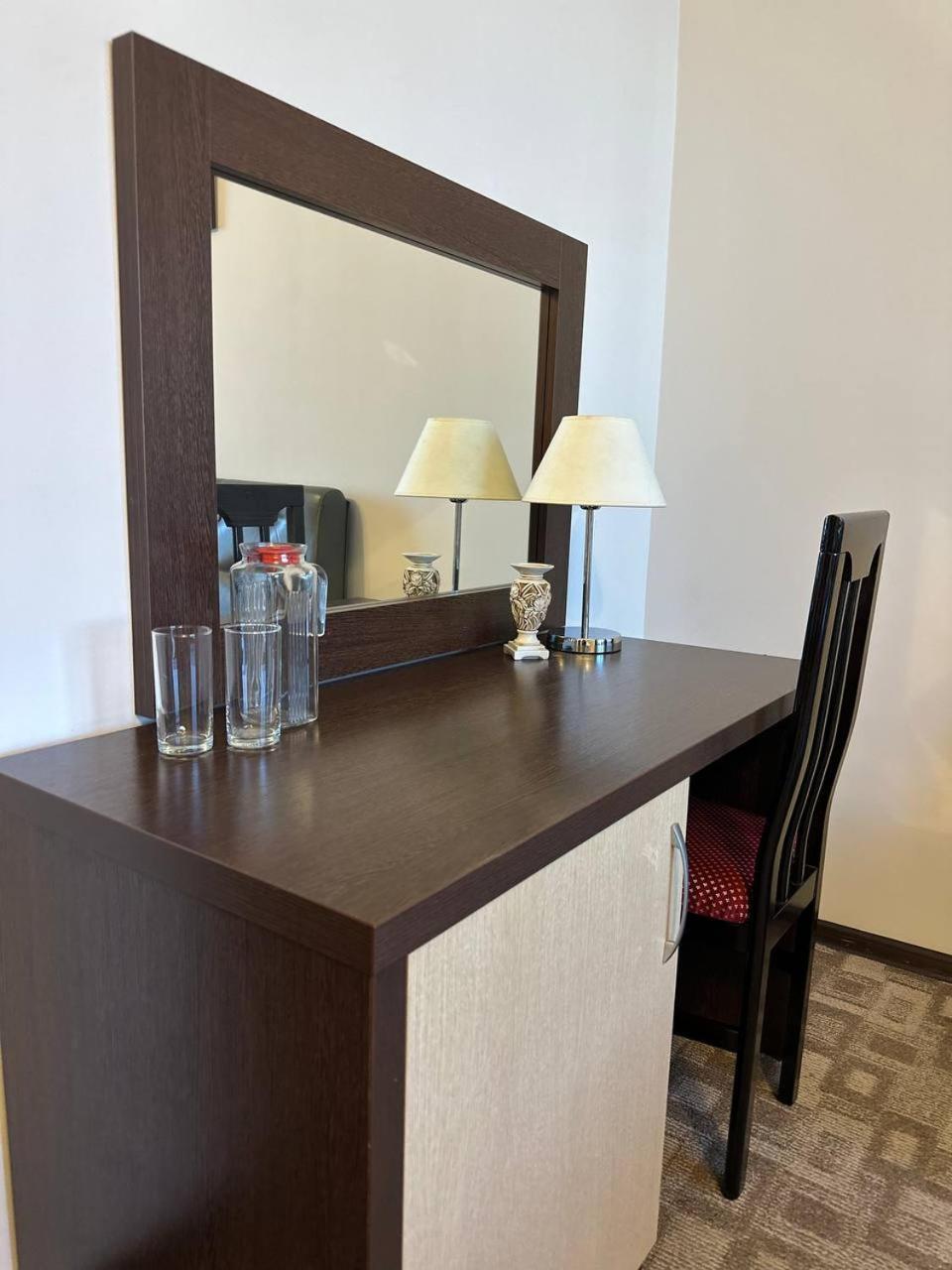 Tanzharyk Hotel アクトベ エクステリア 写真
