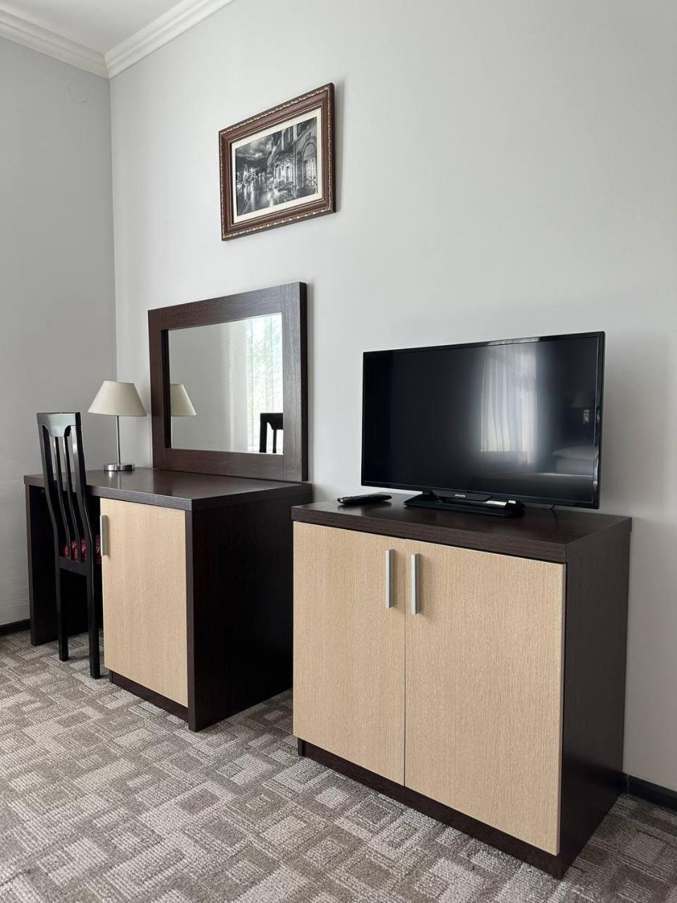 Tanzharyk Hotel アクトベ エクステリア 写真
