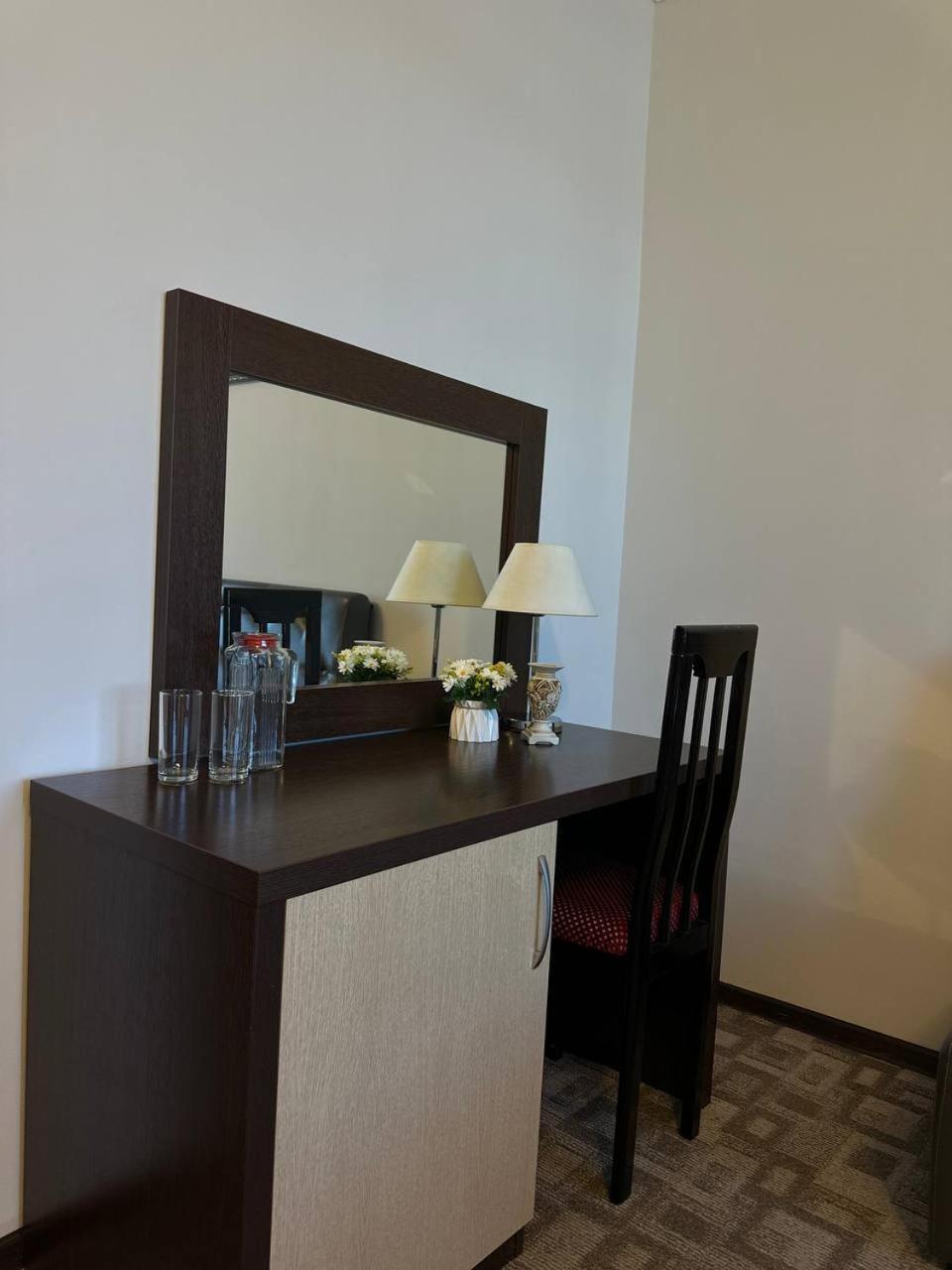 Tanzharyk Hotel アクトベ エクステリア 写真