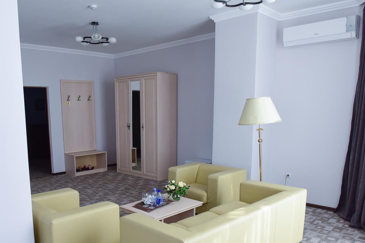 Tanzharyk Hotel アクトベ エクステリア 写真